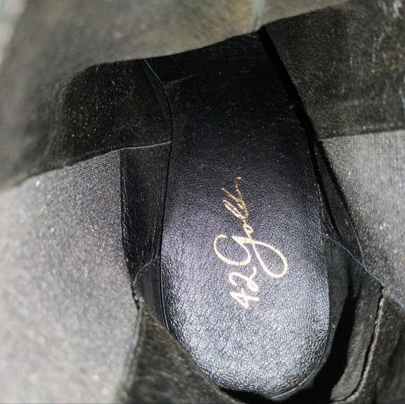 42 Gold Size 8 Black Croc-Embossed Ankle Boots - Picture 2 of 6